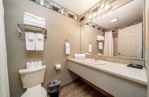 Rockwell Hotel | Studio Suite, 2 Queen Beds, Lake View, Ground Floor