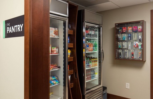 Folsom Apartment | Studio Suite | Great for Business Travelers! Free Wi-Fi + Parking On-Site