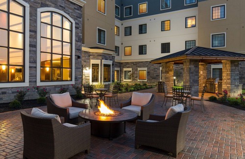 Folsom Apartment | Studio Suite | Great for Business Travelers! Free Wi-Fi + Parking On-Site