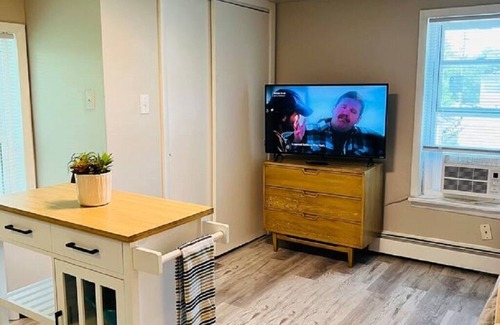 Kouts Apartment | Studio Unit in Kouts/Valparaiso