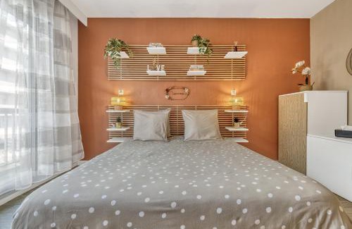 Aix-les-Bains City Center Apartment | Studio Victoria SPA, au coeur du centre-ville CABINE HAMMAM -WIFI -GRAND LIT DOUBLE QUEEN SIZE 160x200cm
