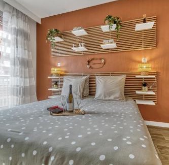 Aix-les-Bains City Center Apartment | Studio Victoria SPA, au coeur du centre-ville CABINE HAMMAM -WIFI -GRAND LIT DOUBLE QUEEN SIZE 160x200cm