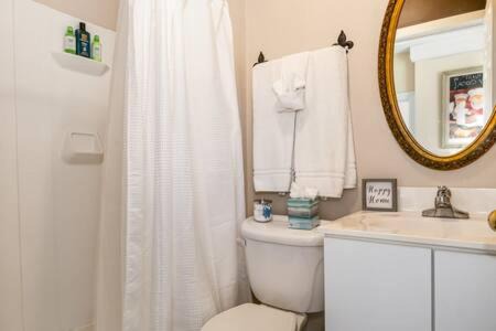 Michigan City Apartment | Studio w King Bed Walking distance to Beach & Shops