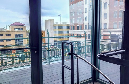 Evansville Apartment | Studio with a View and Deck Overlooking Downtown Evansville