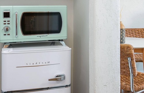 Westlake Apartment | Studio with Exposed Brick & Modern Comfort in LA