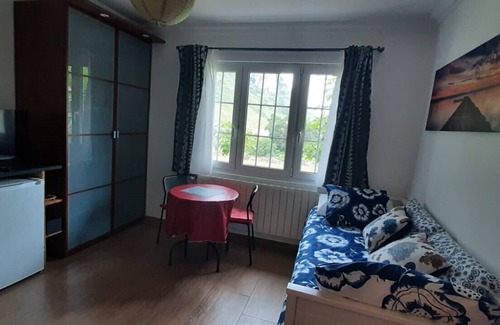 Castro Urdiales Apartment | Studio with garden & views of the sea and the mountains in Sonabia beach