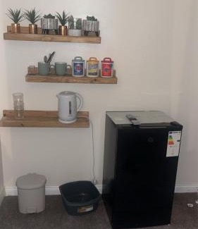 Canvey Island House | Studio with private shower and toilet