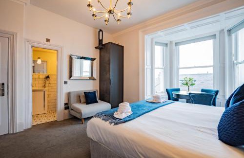 Sutton Cross Apartment | Studio with Scenic Marina Views
