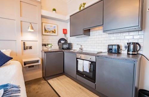 Sutton Cross Apartment | Studio with Scenic Marina Views