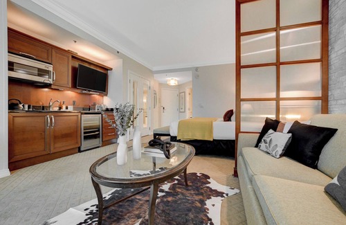 Las Vegas Hotel | STUDIO25 @ MGM Signature F1 Race VIEW BALCONY HIGH FLOOR