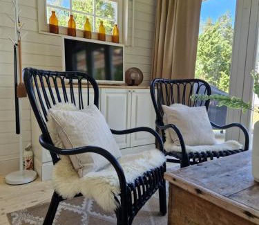 Tungelsta House | Stuga på landet med egen pool, vedeldad badtunna och bastu