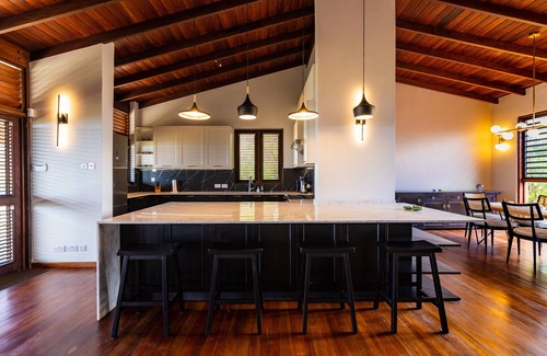 Arawak Hill Villa | Stunning Clifftop Villa with Infinity Pool