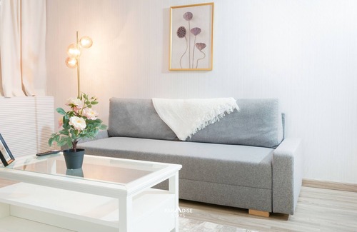 Trade Center Apartment | STUNNING 1 Bed Apartment/ 5 min to Downtown Dubai/ Modern & Cozy