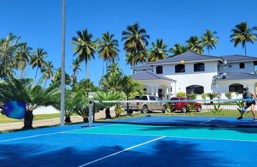 Las Canas Villa | Stunning 11BR Beachfront Villa with Private Pickleball Court