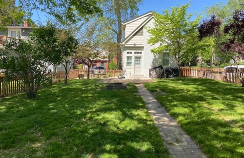 St. Charles Historic District House | Stunning 1890's Home - Sleeps 8!