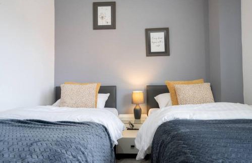 Skegby House | Stunning 3 bed House - Nr Kings Mill Hospital - 2 Parking Spaces, Wifi & Garden