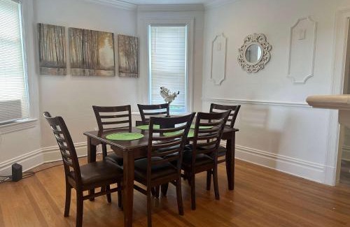 Pittsburgh Apartment | Stunning 3BR-Private Entrance-Renovated-Near City