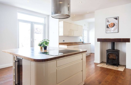 Westcliff-on-Sea House | Stunning 5 Bed House in Southend, 5 Mins to Beach