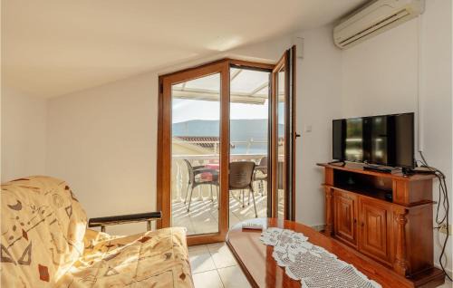 Topla Apartment | Stunning Apartment In Herceg Novi