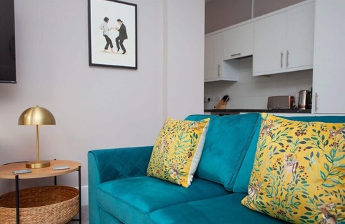 Bath City Centre Apartment | Stunning Apt - Centre of Historic Bath