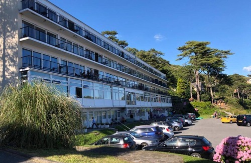 Bishopston Apartment | Stunning Beach Front Apartment in Caswell Swansea