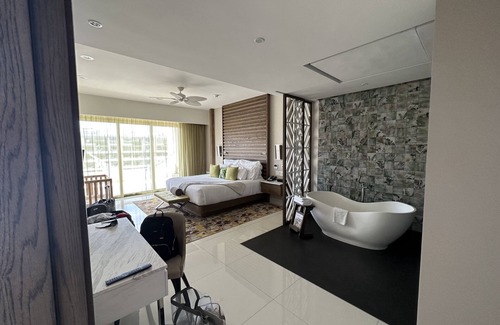 Puerto Juarez Resort | Stunning beach front luxury all inclusive family friendly resort.