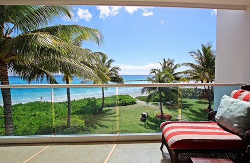 Maxwell Apartment | Stunning Beachfront 2-Bed Condo with Pool - Ocean One 204