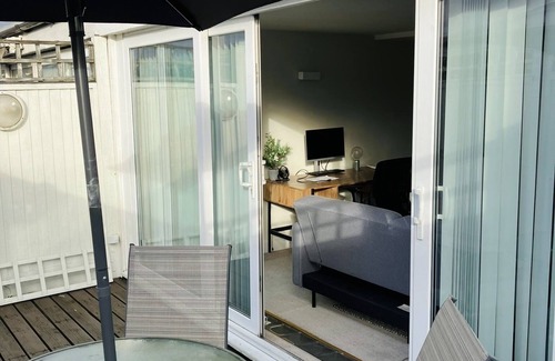 Stamford House | Stunning, Chic 3-4 Bed House! 4 Storeys