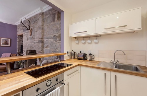 New Town Apartment | Stunning City Centre Apartment.
