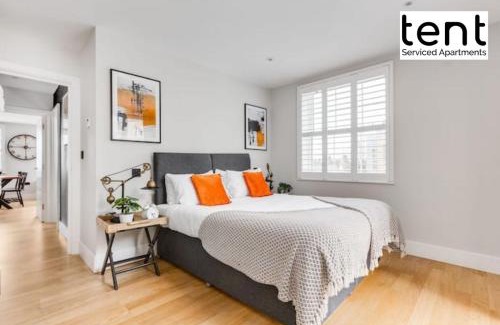 Staines Apartment | Stunning City Centre Two Bedroom Apartment With Free Parking at Tent Serviced Apartments Staines