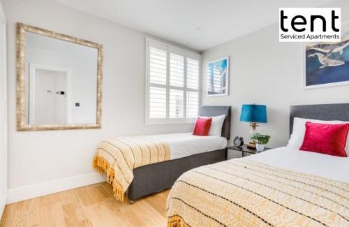 Staines Apartment | Stunning City Centre Two Bedroom Apartment With Free Parking at Tent Serviced Apartments Staines