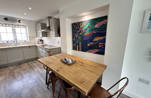 Filey Cottage | Stunning Coastal Cottage - Sleeping 6 in 3 Bedrooms - Pool and Beach Access Included.