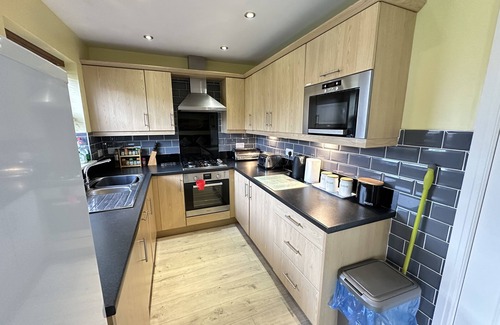 Filey Cottage | Stunning Coastal Cottage - Sleeping 8 in 4 Bedrooms - Pool and Beach Access Included.