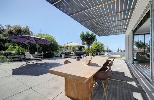 Urbanizacion el Rosario Villa | Stunning Contemporary Villa next to Golf Resort