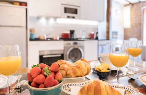 Huertas Apartment | Stunning Cozy and Sunny PRADO SANTA ANA 2BR/2BA, WIFI and LIFT
