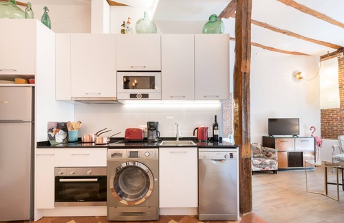 Huertas Apartment | Stunning Cozy and Sunny PRADO SANTA ANA 2BR/2BA, WIFI and LIFT
