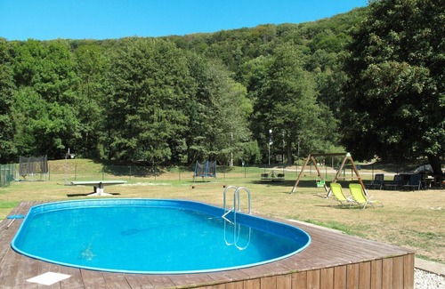 Ceska Metuje House | Stunning private villa for 6 people with WIFI, pool, TV, patio, pets allowed and panoramic view