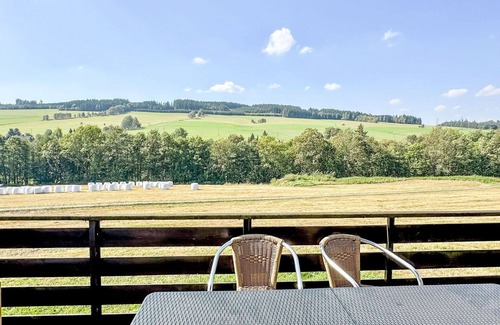 Velke Petrovice House | Stunning private villa for 6 people with pool, WIFI, TV, patio, pets allowed and panoramic view