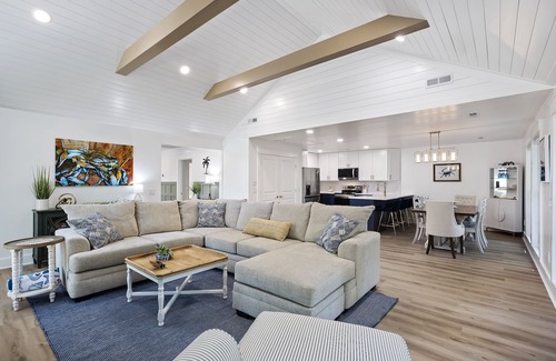 Isle of Palms House | Stunning Designer Home, Fully Renovated, in Gated Community Near Beach.