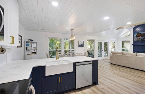 Isle of Palms House | Stunning Designer Home, Fully Renovated, in Gated Community Near Beach.