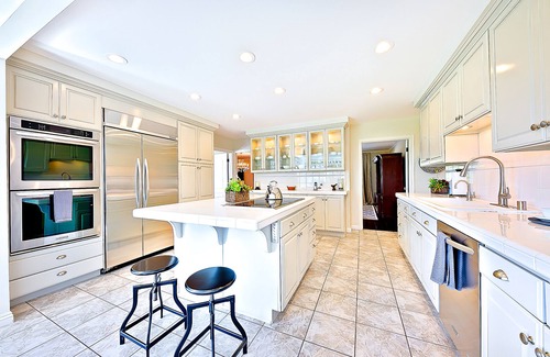 Muirlands House | Stunning estate with private tennis court, saltwater pool & pool spa