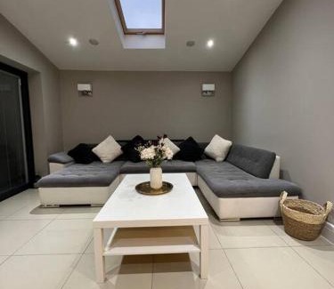 Tyldesley House | Stunning Home in Astley