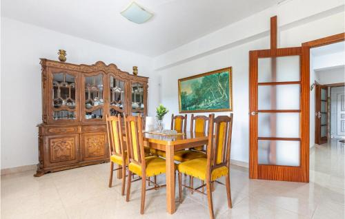 Sardinero House | Stunning Home In Fisterra With Kitchen