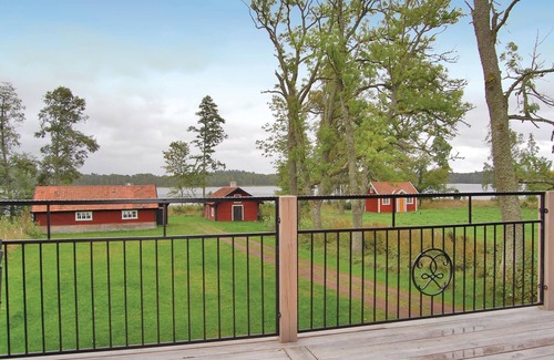 Granna House | Stunning home in Gränna with lake view