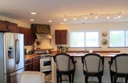 Belfast House | Stunning Lakefront home on Swanlake