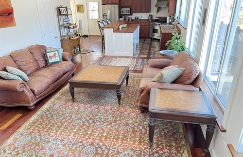 Belfast House | Stunning Lakefront home on Swanlake