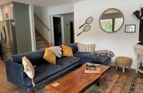 Northville Cottage | Stunning Lakeside Cottage on Great Sacandaga Lake available during Track Season