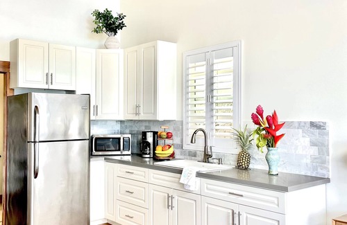 Lanikai Apartment | Stunning Lanikai studio - 5 min walk to Kailua and Lanikai Beach!