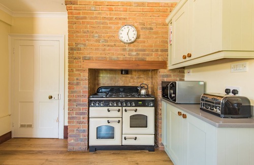 Walmer House | Stunning large family house overlooking Walmer Castle sleeping 16