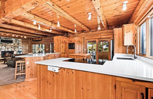 Ray Cabin | Stunning log home on beautiful lake Kabetogama